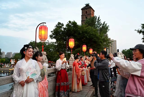 老城花式宠客，你“慕”了吗？