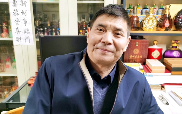 “伟人画家”杨文伟